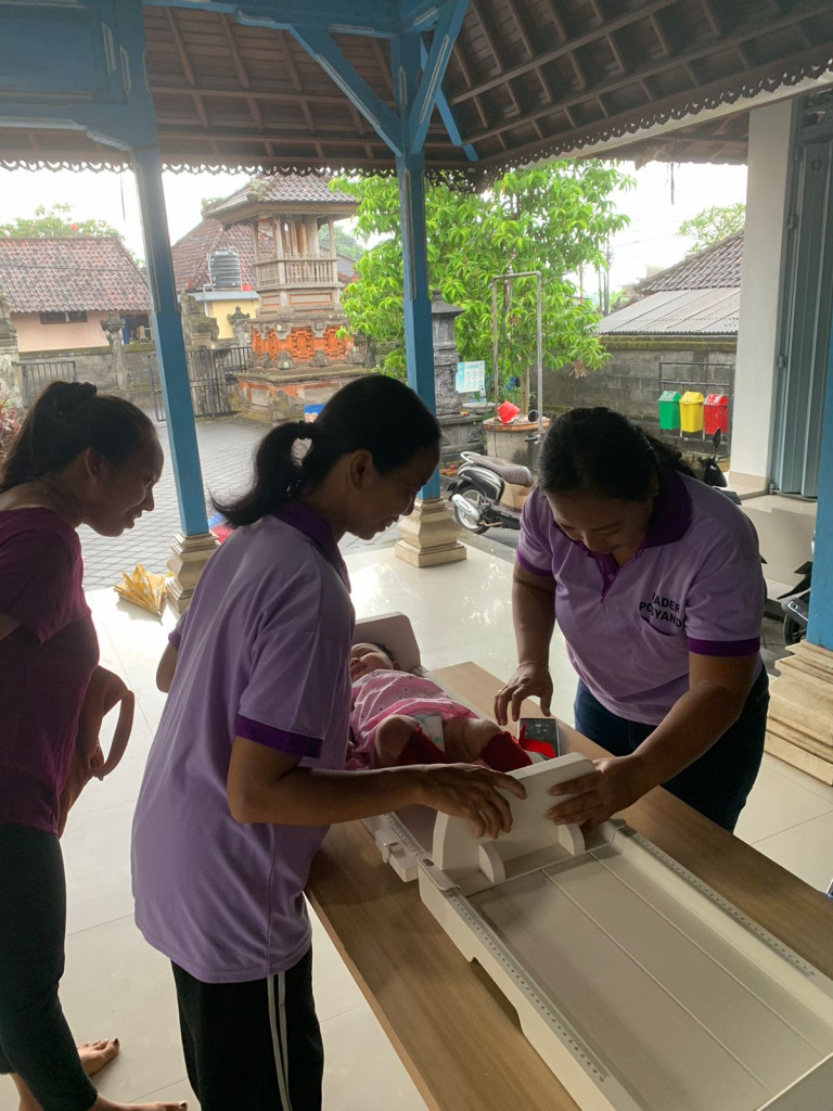 PELAKSANAAN KEGIATAN POSYANDU BALITA DI BANJAR DUKUH KELURAHAN ABIANBASE